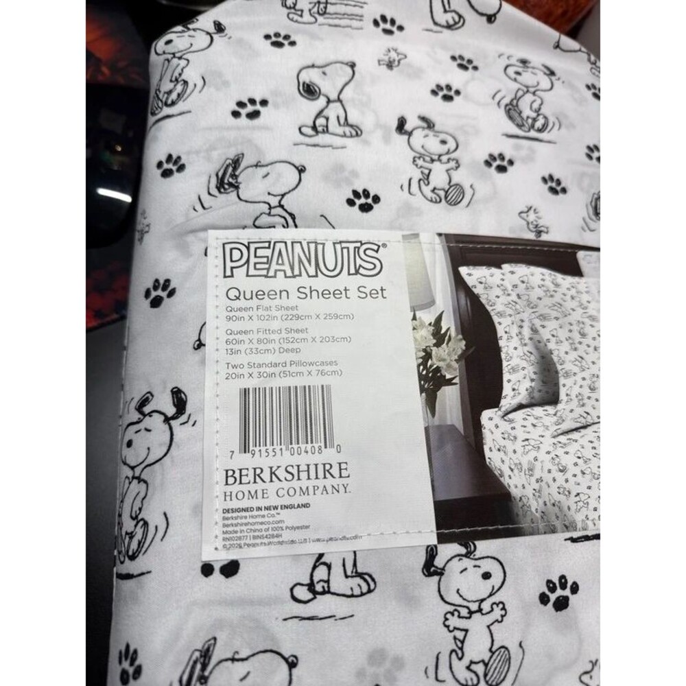 New Berkshire Home Queen Sheet Set - Peanuts, Snoopy - Picture 4 of 4